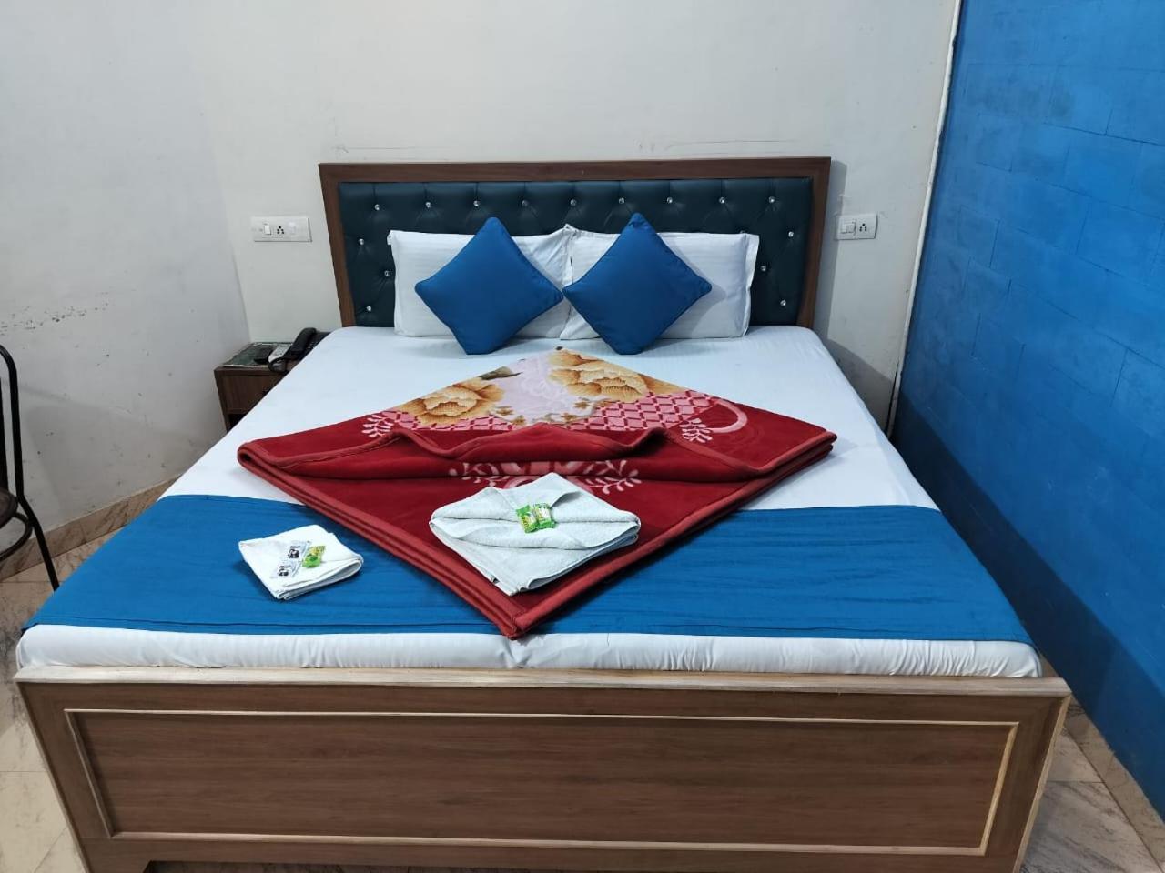 Hotel Holiday Inn Paradise Chandīgarh Exterior foto