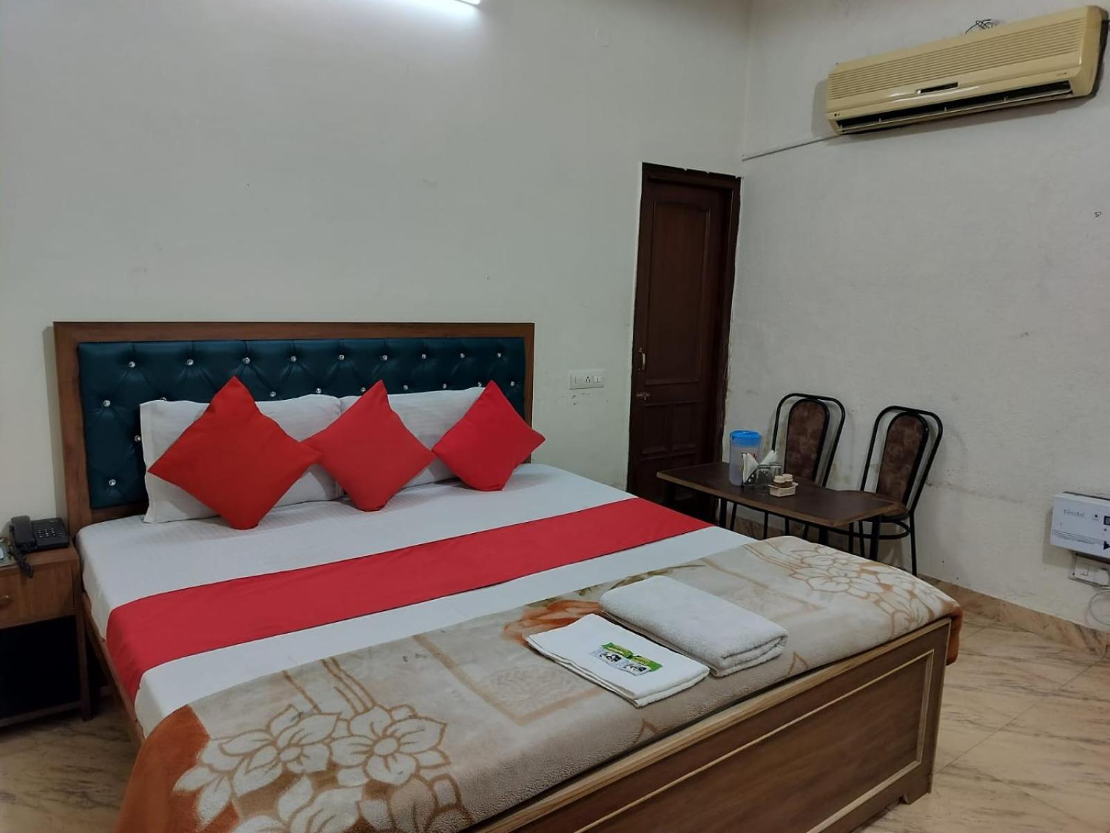 Hotel Holiday Inn Paradise Chandīgarh Exterior foto