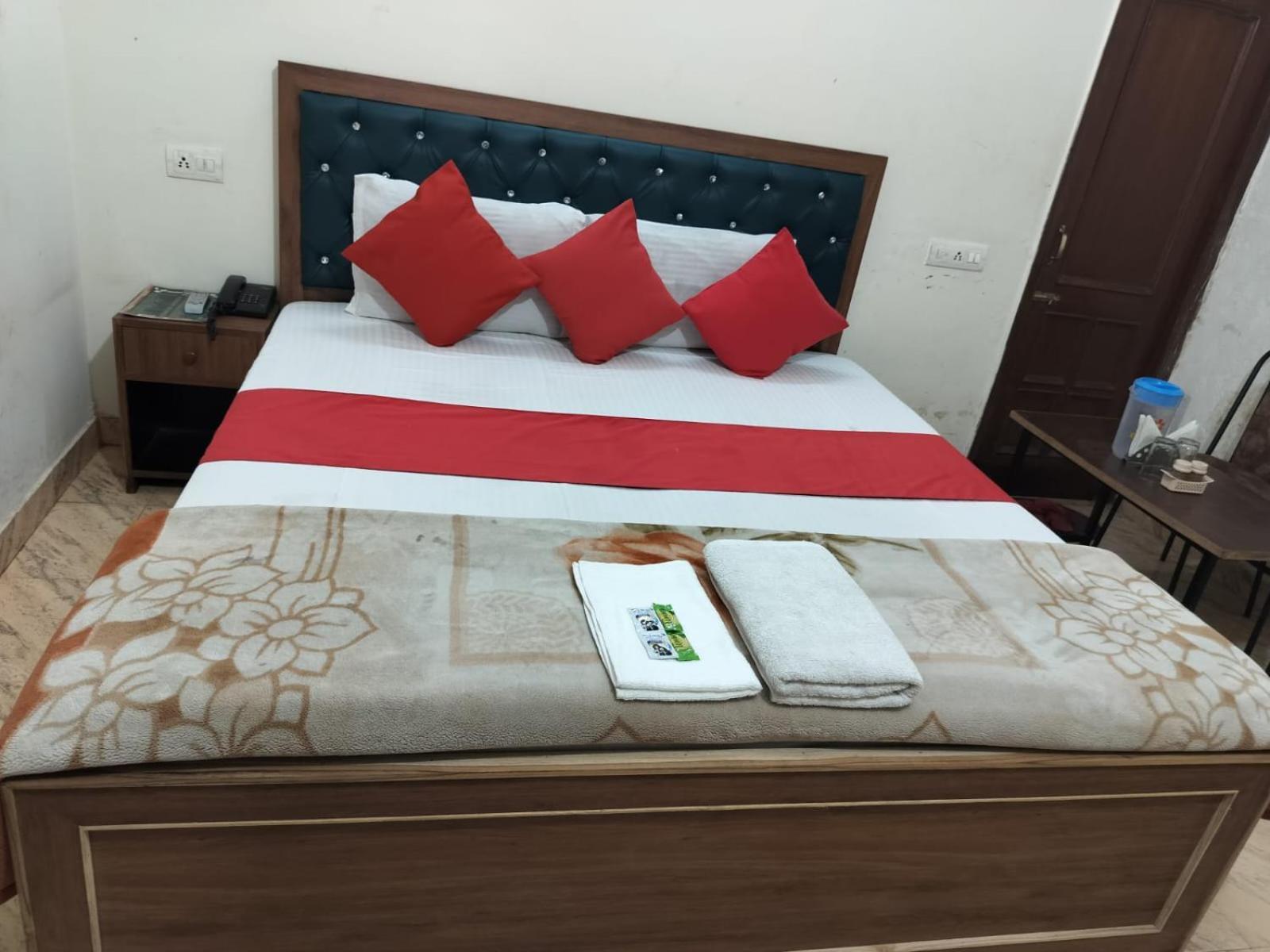 Hotel Holiday Inn Paradise Chandīgarh Exterior foto