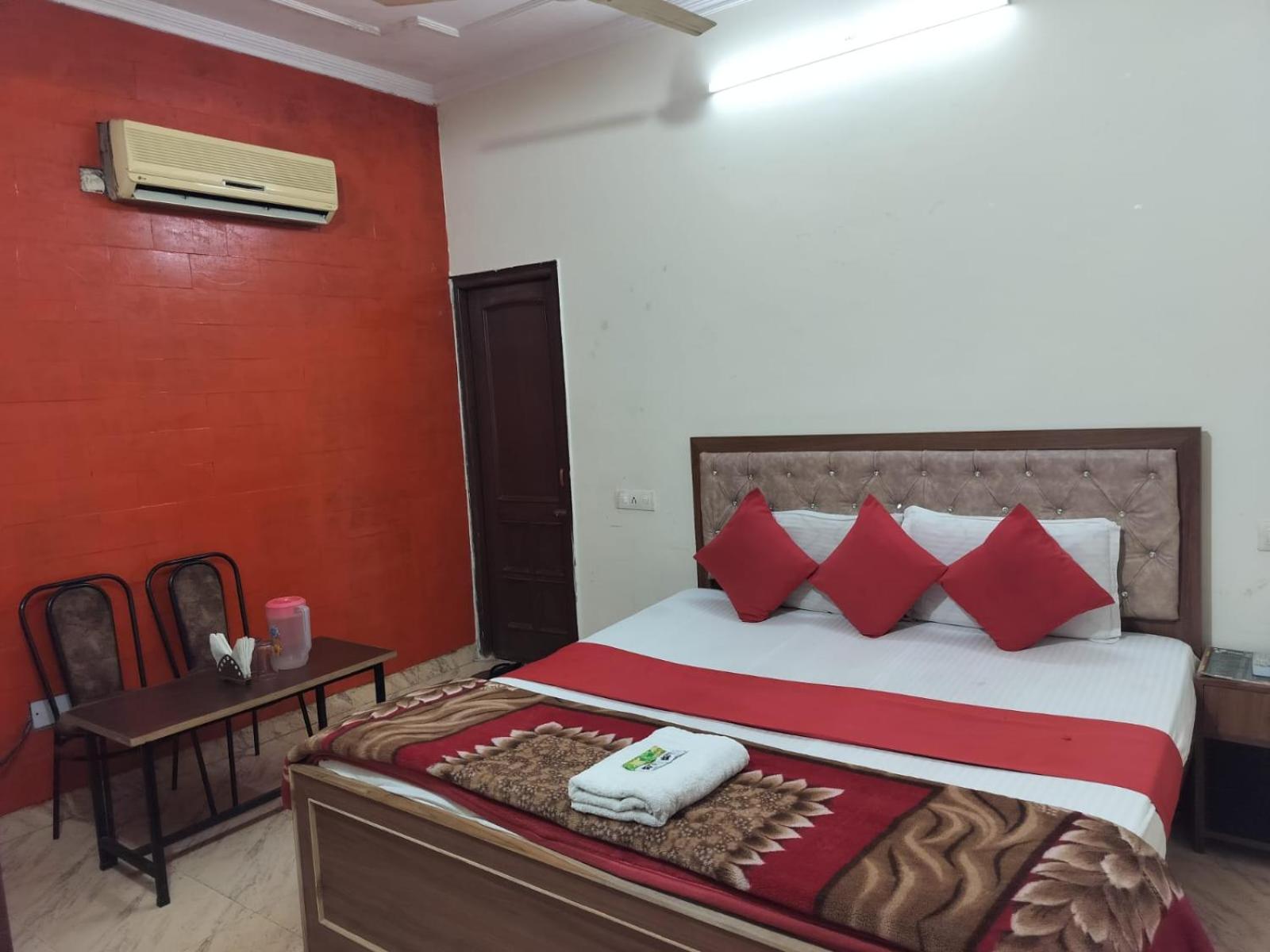 Hotel Holiday Inn Paradise Chandīgarh Exterior foto